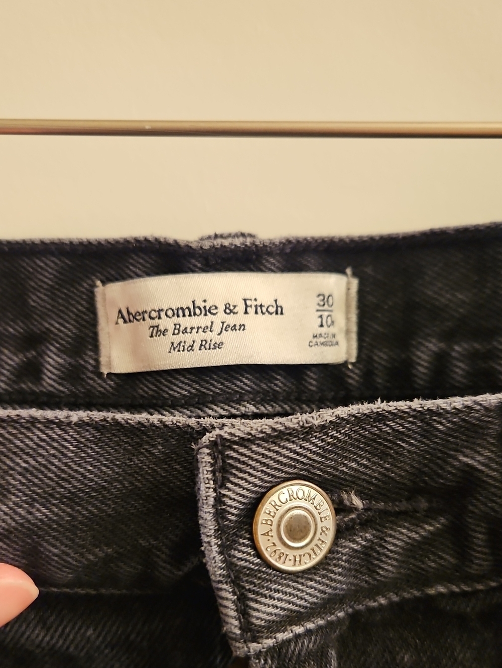 Abercrombie & Fitch Mid Rise Barrel Jeans Black Denim, 30 - Picture 3 of 8
